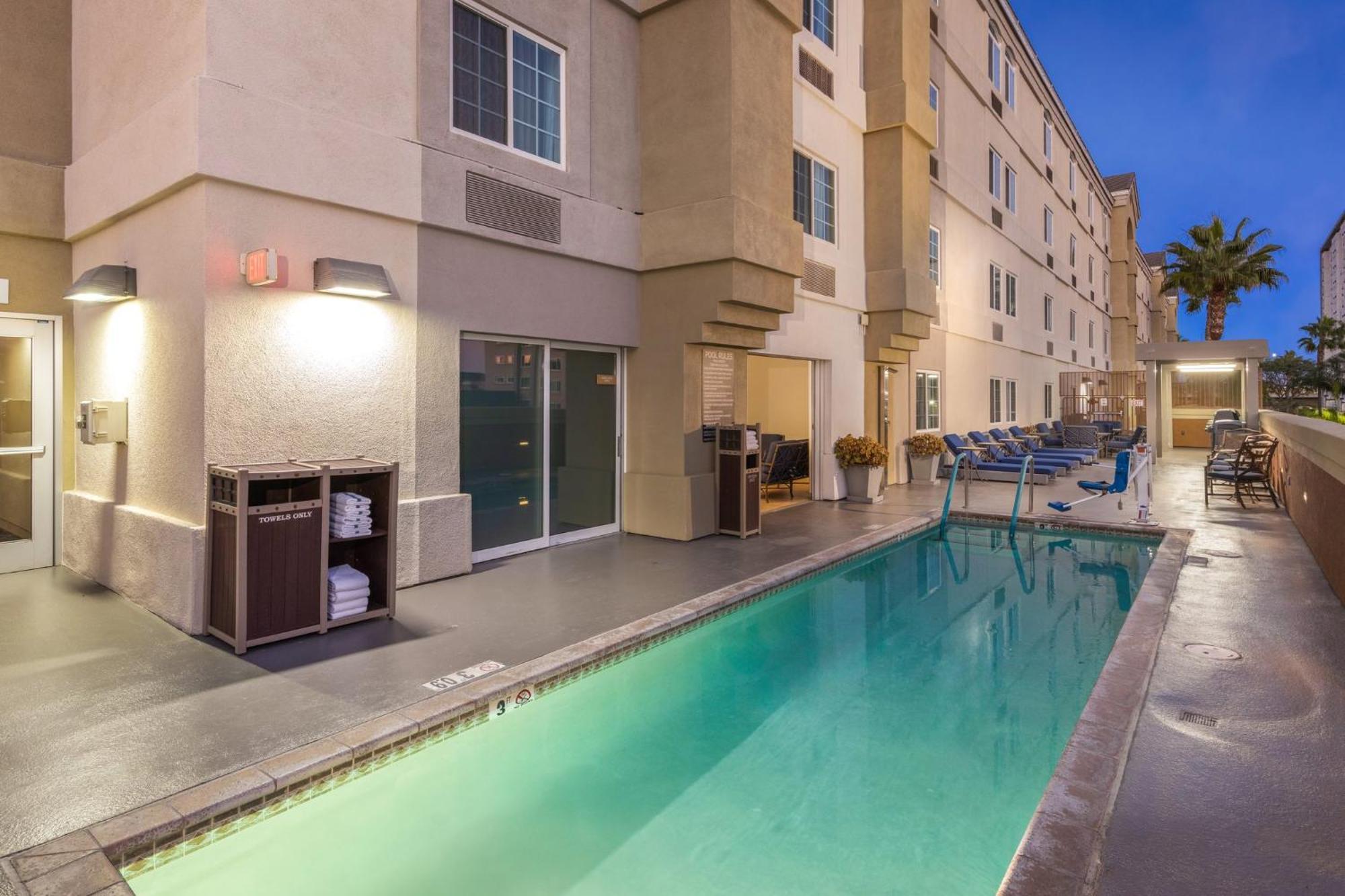 Candlewood Suites Anaheim - Resort Area By Ihg Esterno foto