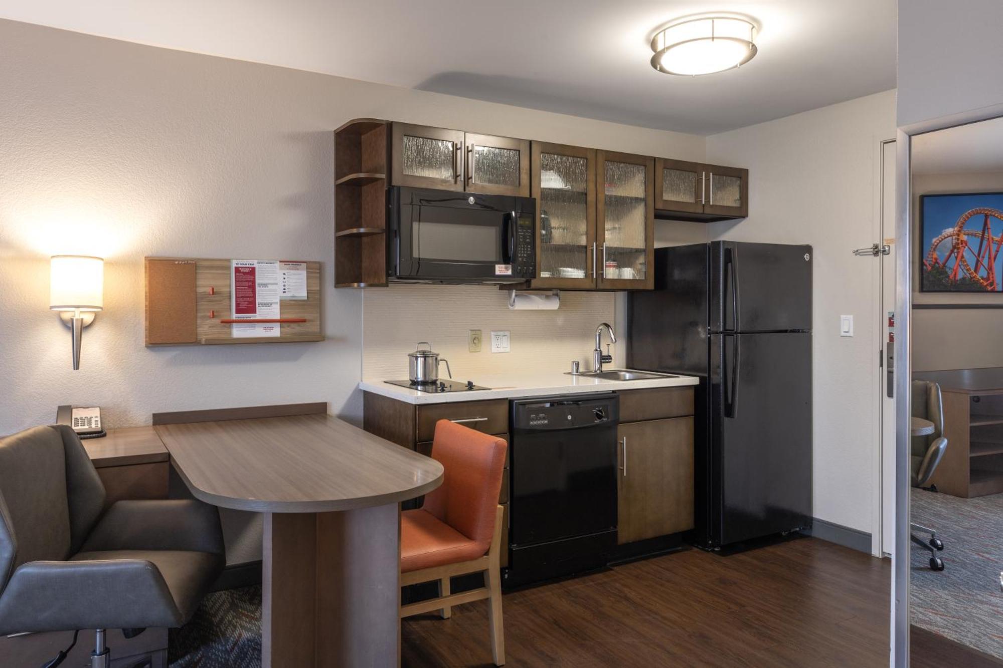 Candlewood Suites Anaheim - Resort Area By Ihg Esterno foto